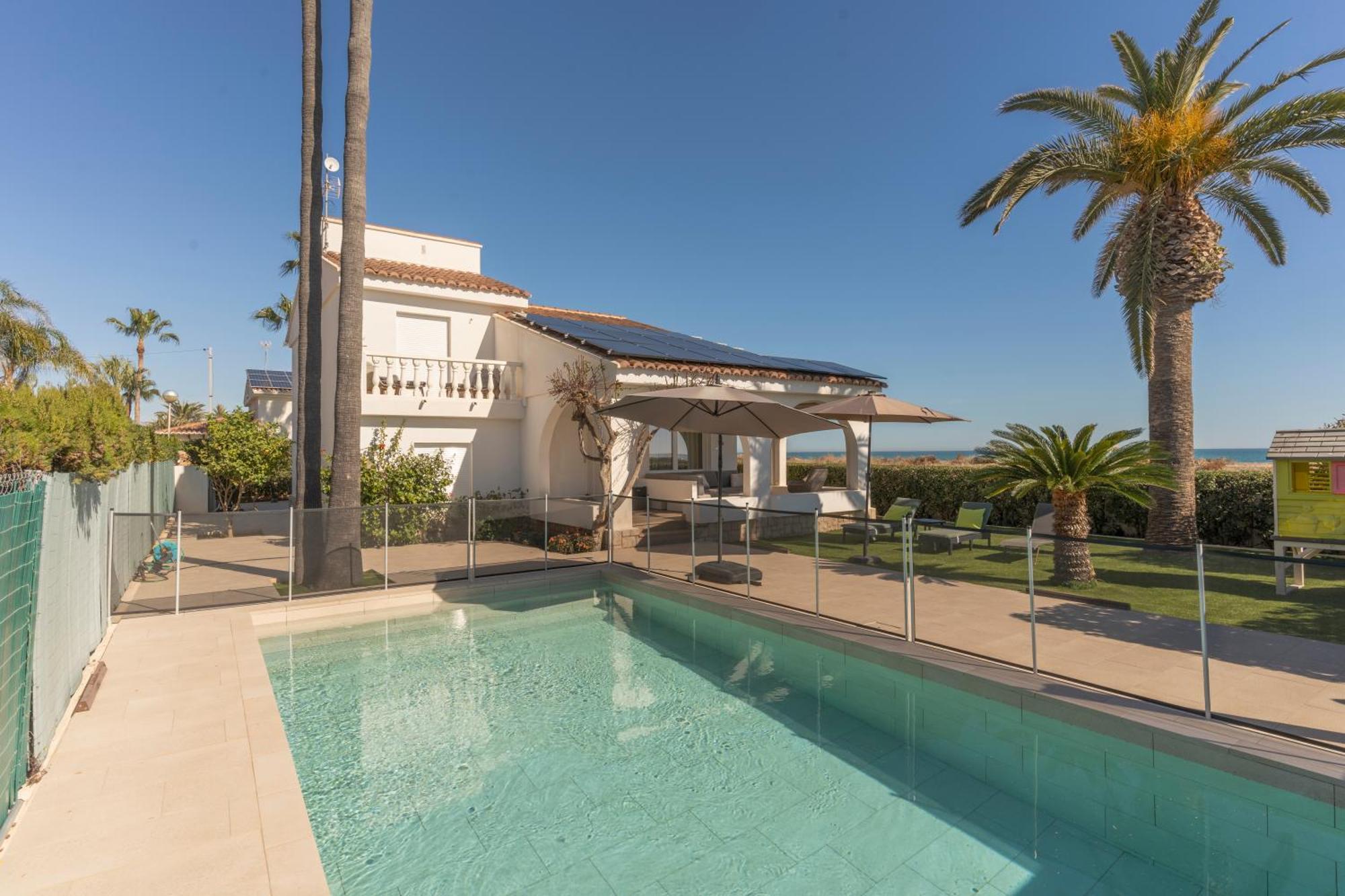 Exquisita Villa Frente Al Mar ซากุนโต ภายนอก รูปภาพ
