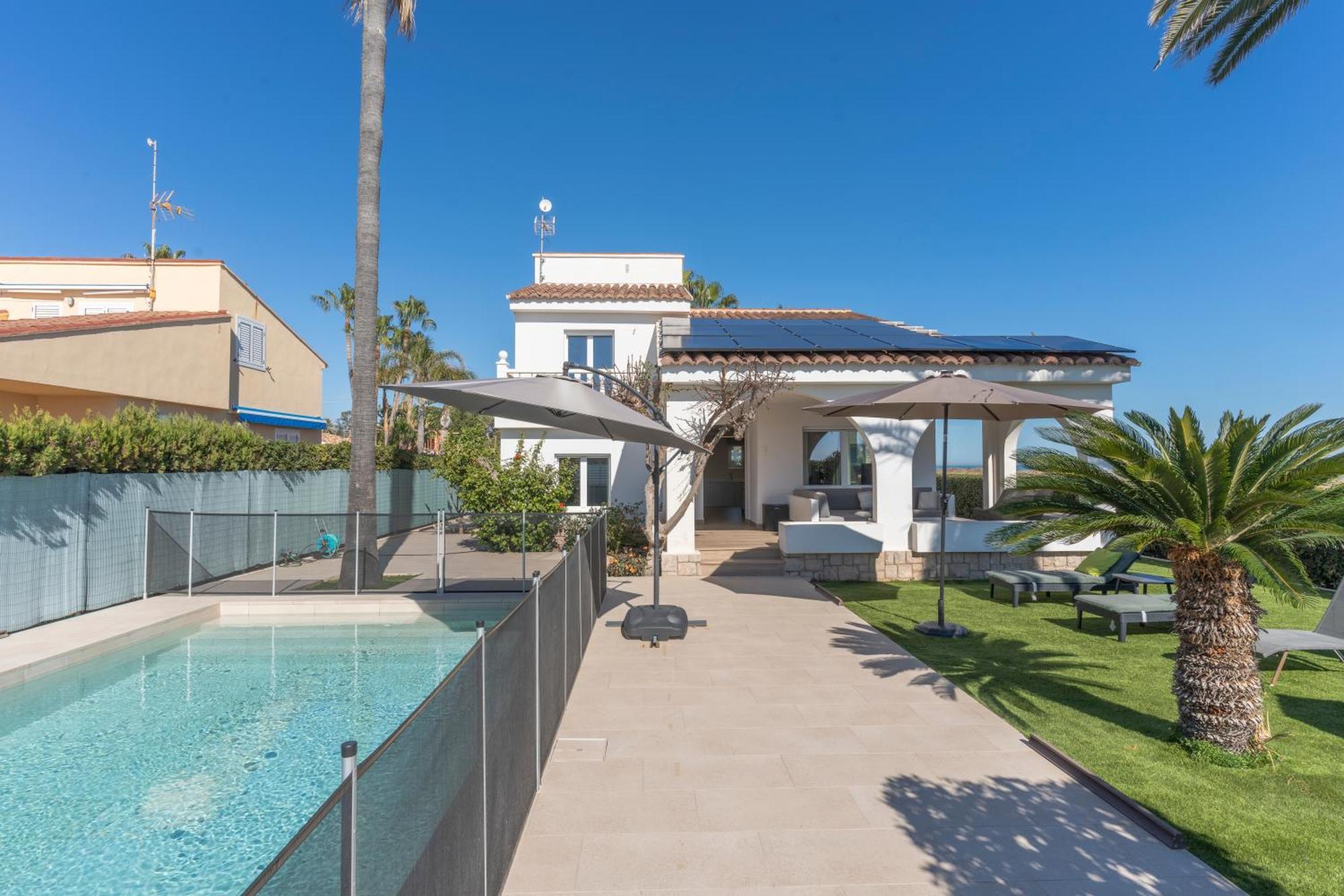 Exquisita Villa Frente Al Mar ซากุนโต ภายนอก รูปภาพ